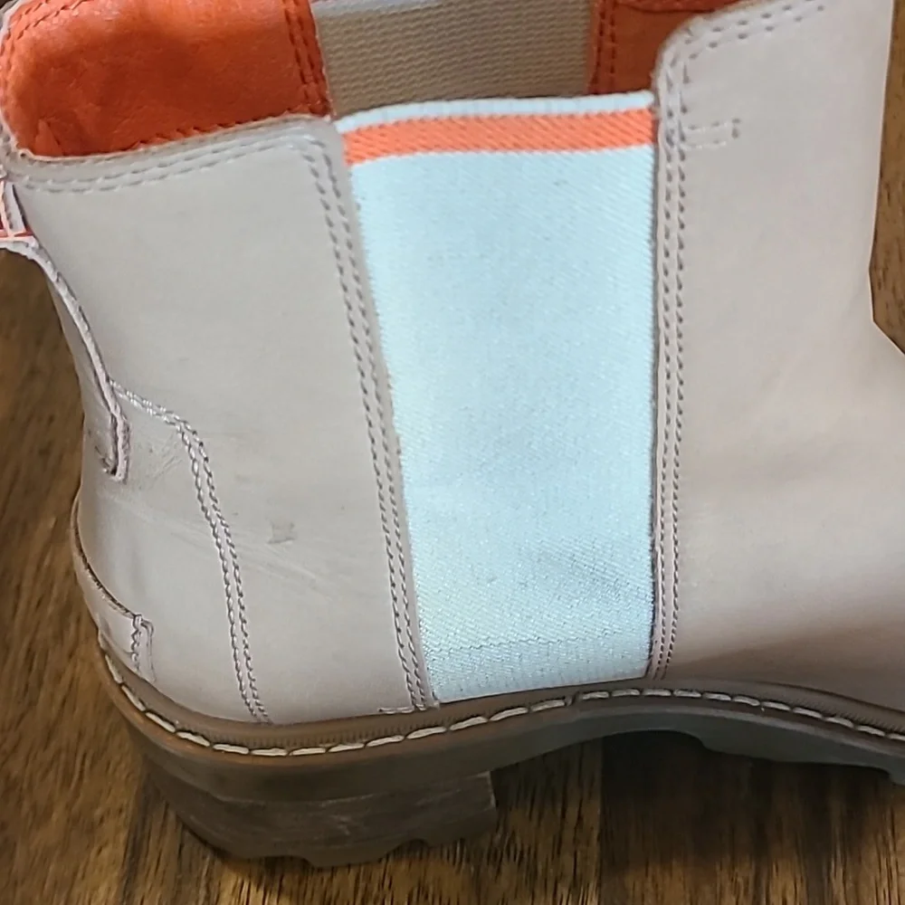 Sorel Joan Now Chelsea Tan Leather Ankle Boots 8.5 - Picture 4 of 9